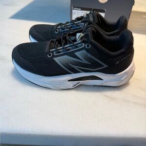 New Balance kids Bungee FuelCell Propel v5 sneakers, size 3